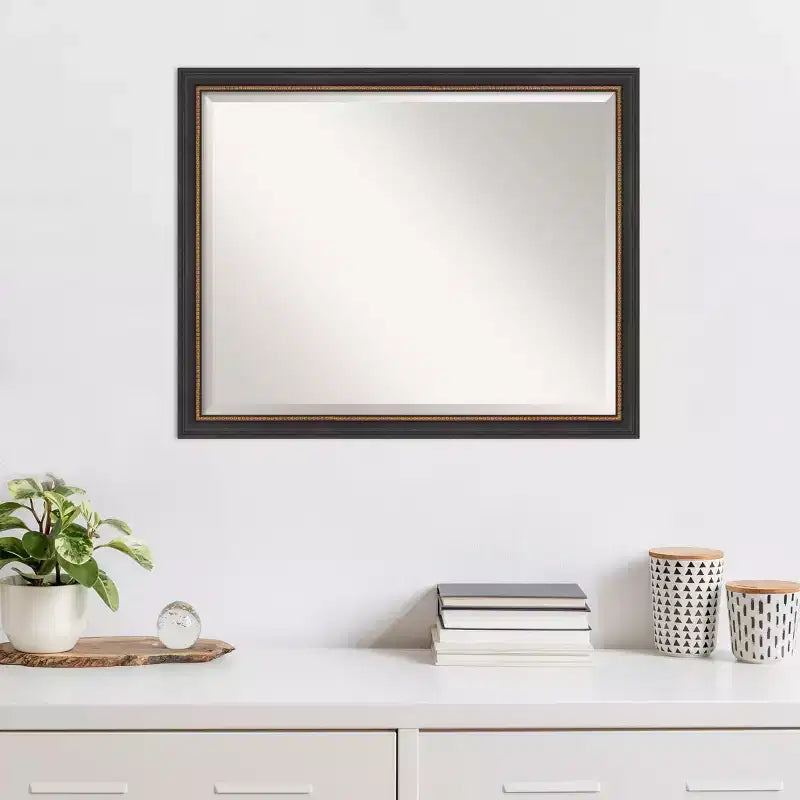 Specchio da parete in legno smussato 31" x 25": Stile moderno, Nessun assemblaggio, Include hardware di montaggio