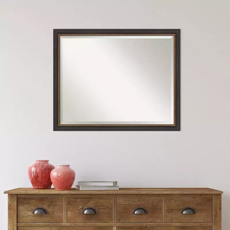 Specchio da parete in legno smussato 31" x 25": Stile moderno, Nessun assemblaggio, Include hardware di montaggio