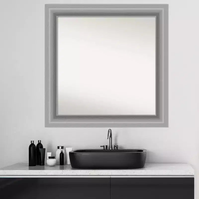 Specchio da parete per bagno in nichel lucido Peak, 81 x 81 cm, non bisellato, include accessori di montaggio