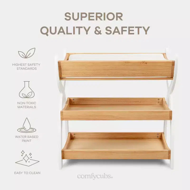 Comfy Cubs commode voor baby's - stevige houten constructie, tijdloze uitstraling met twee open planken voor babybenodigdheden