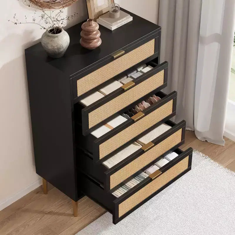 Cassettiera alta in rattan con 5 cassetti – Contenitore verticale salvaspazio con dettagli in metallo