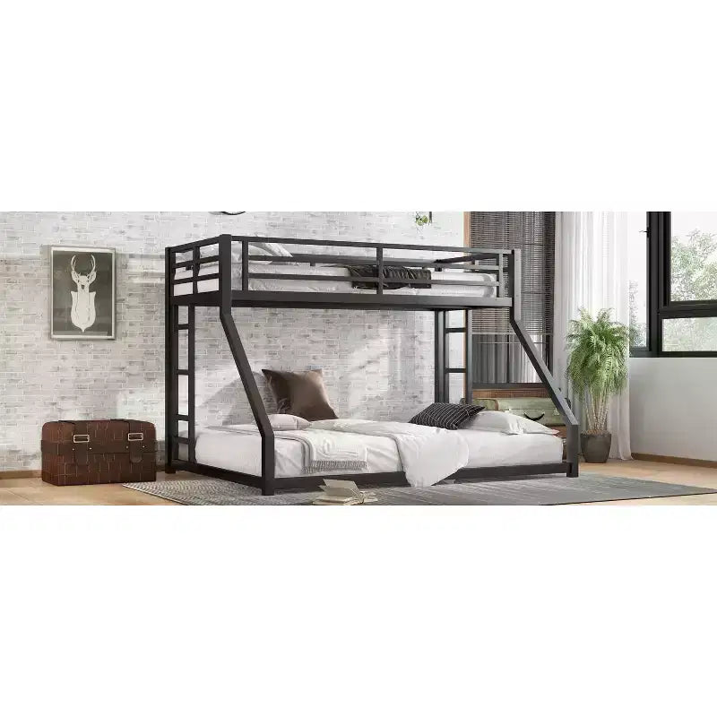 Letto a castello Twin XL su Queen con scaletta e ringhiera di sicurezza, struttura robusta insonorizzata per adolescenti e adulti, nero