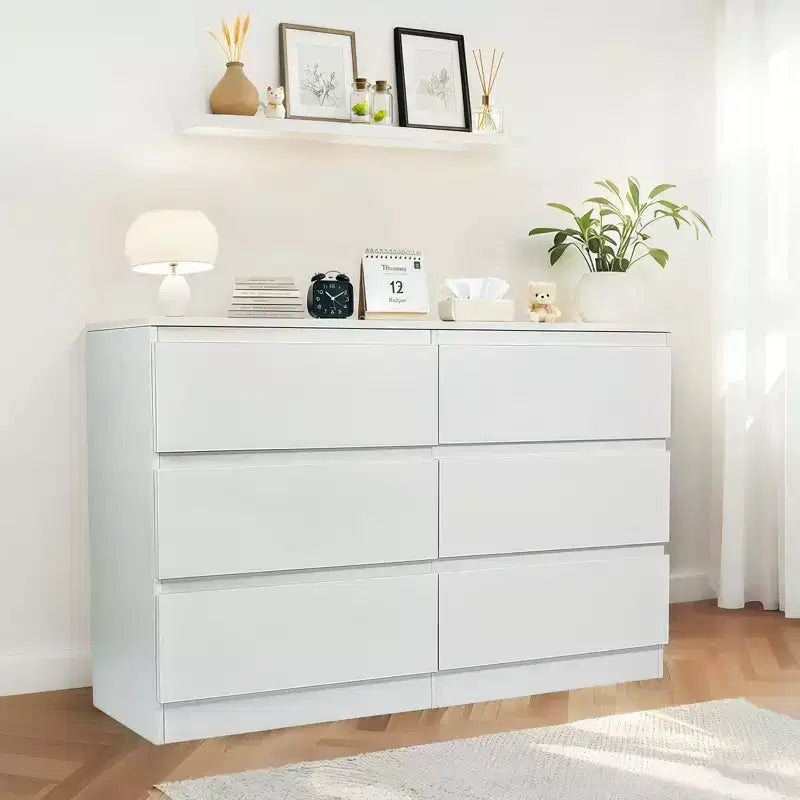 Comò a 6 cassetti bianco, Comò moderno per camera da letto con piano spazioso, Armadio contenitore in legno con maniglie a scomparsa