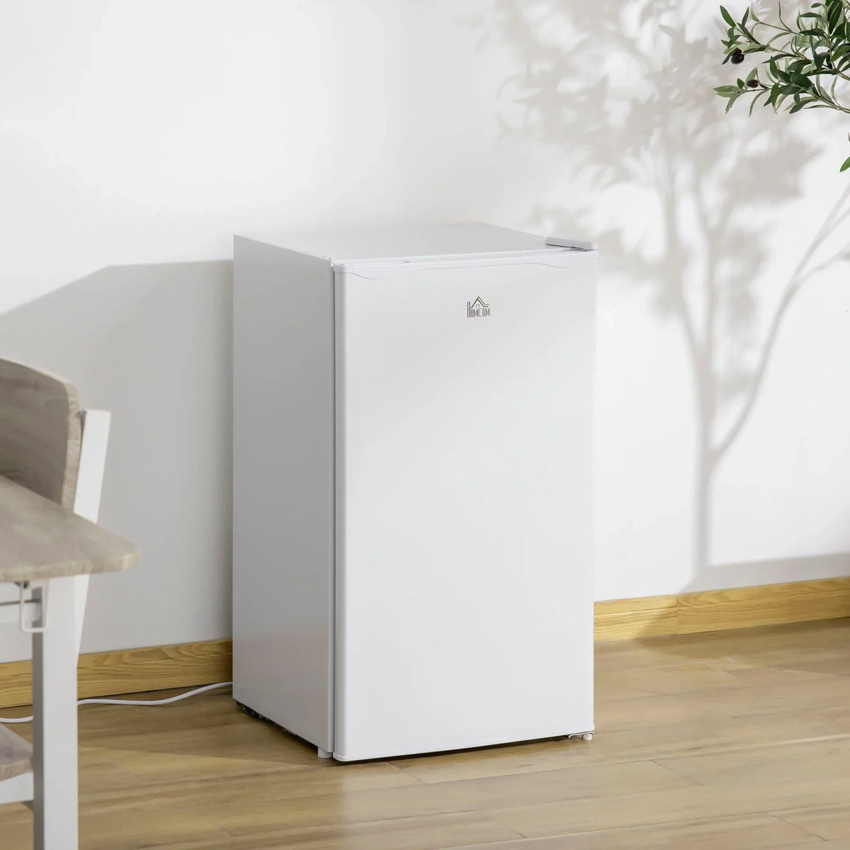Mini lednice o objemu 3.2 Cu.Ft s mrazákem, kompaktní jednodveřová chladnička s nastavitelným termostatem do ložnice