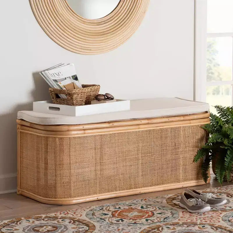 Panca contenitore in rattan naturale bali & pari Ishana, naturale/bianca: rivestimento in poliestere, struttura in compensato, non richiede assemblaggio