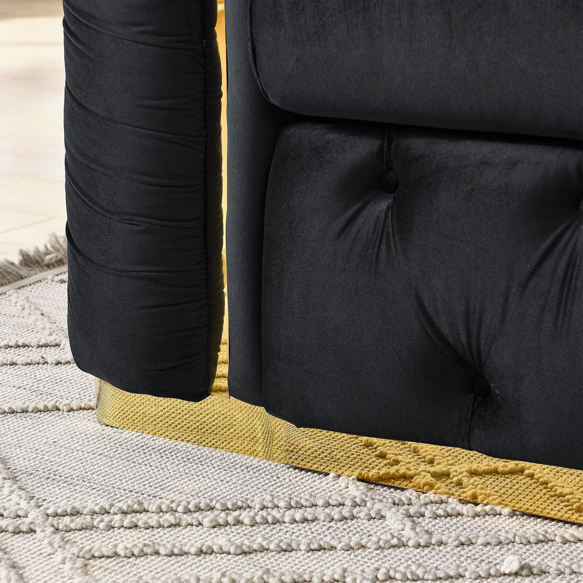 90.6 Samtsofa für 3 Personen mit 2 Kissen, hochdichten Polstern, goldenen Akzenten und Kissen