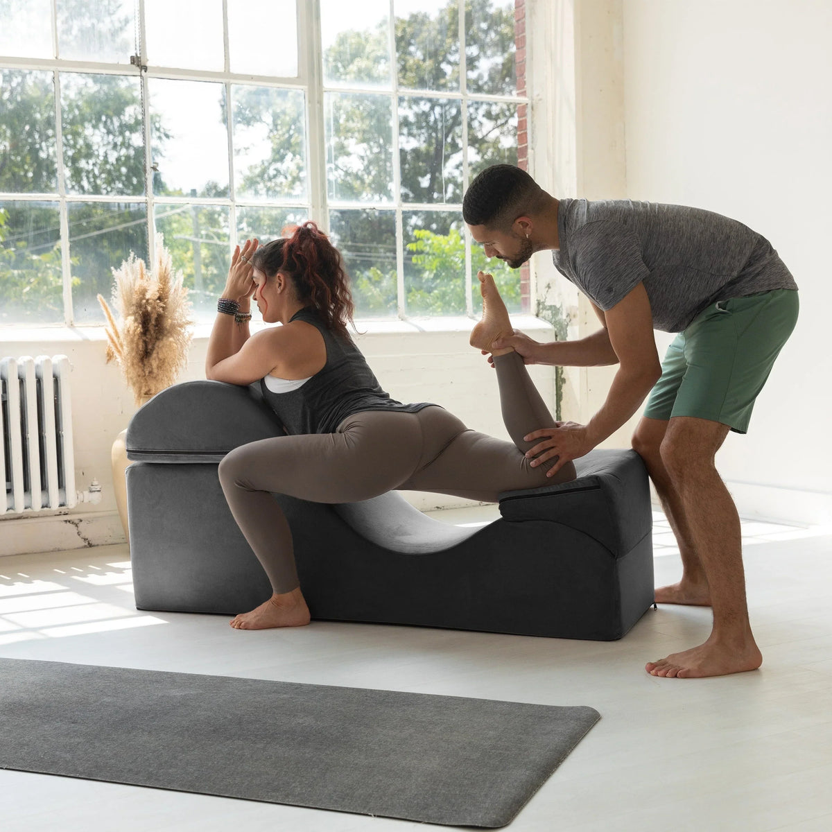 Chaise longue convertibile Avana Kami / poltrona per yoga e massaggi - pouf 2-in-1 con poltrona lounge da yoga ripiegabile estraibile nascosta, microvelluto - N/A