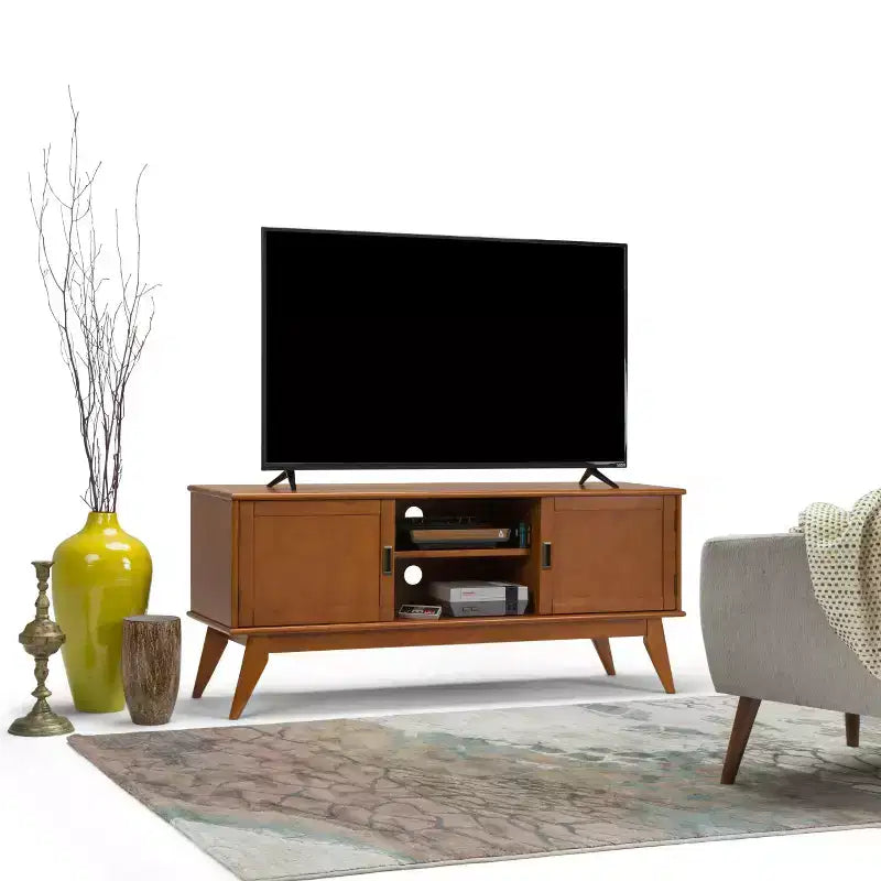 Mobile TV Tierney in legno massello stile Mid-Century per TV fino a 66" – 60" di larghezza