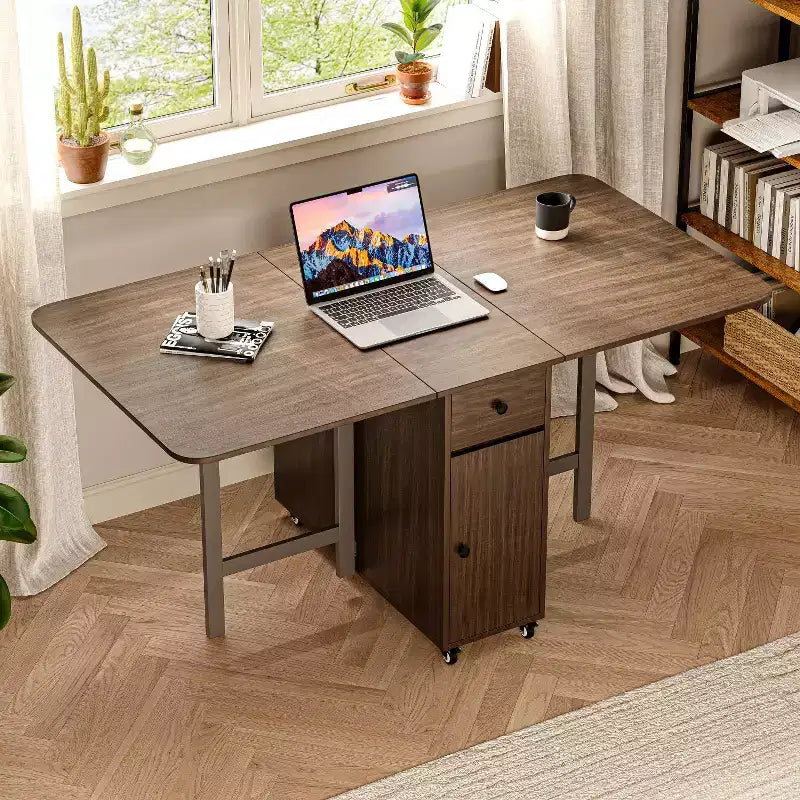 Table à manger pliable ATJafurn de 59 pouces avec rallonges rabattables pour petits espaces, table de cuisine rectangulaire en bois extensible avec roulettes et rangement