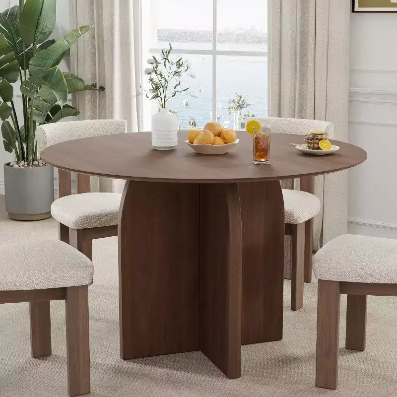 Table à manger ronde PexFix de 45 x 45 en bois massif, finition noyer et pieds élégamment arqués, pour salles à manger et cuisines modernes