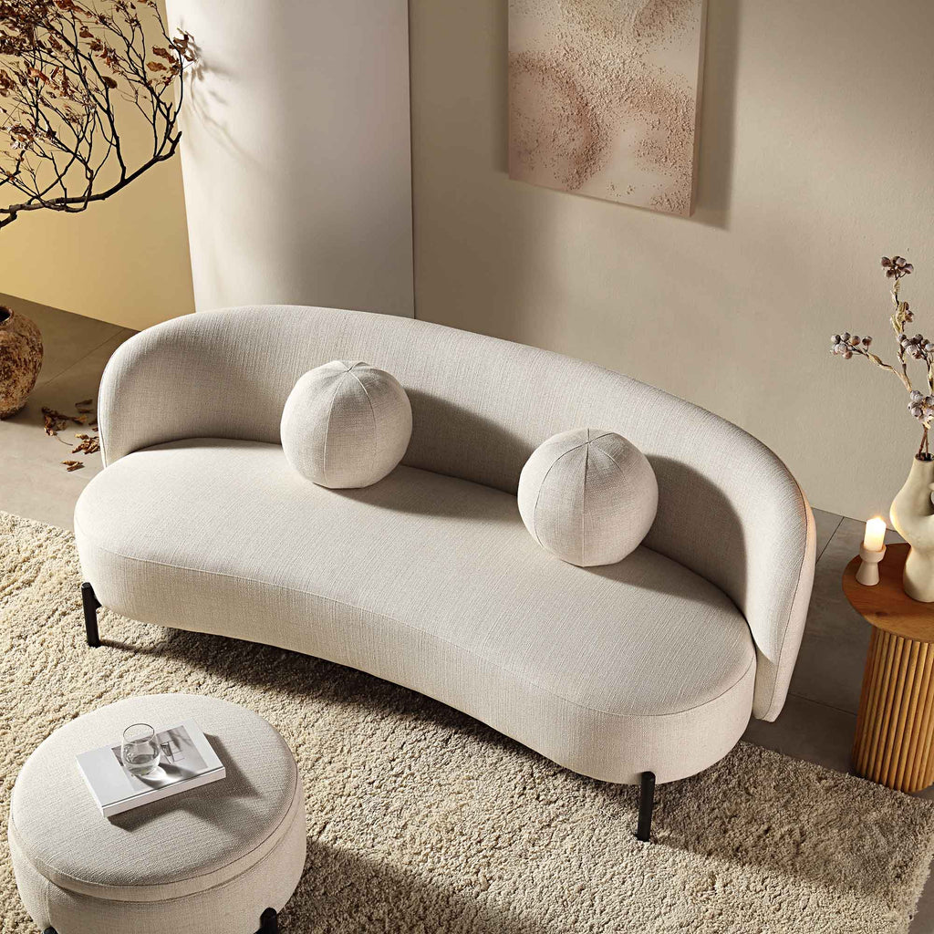 Sofá curvo de 3 plazas con cojines esféricos, mezcla de lino beige