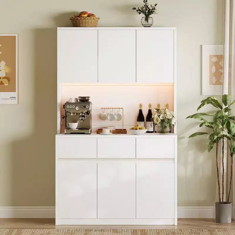 Kuchyňská spížní skříň 71 palců, nástavec s úložným prostorem, LED osvětlením a elektrickými zásuvkami, příborník se stojanem na mikrovlnnou troubu a nastavitelnými policemi